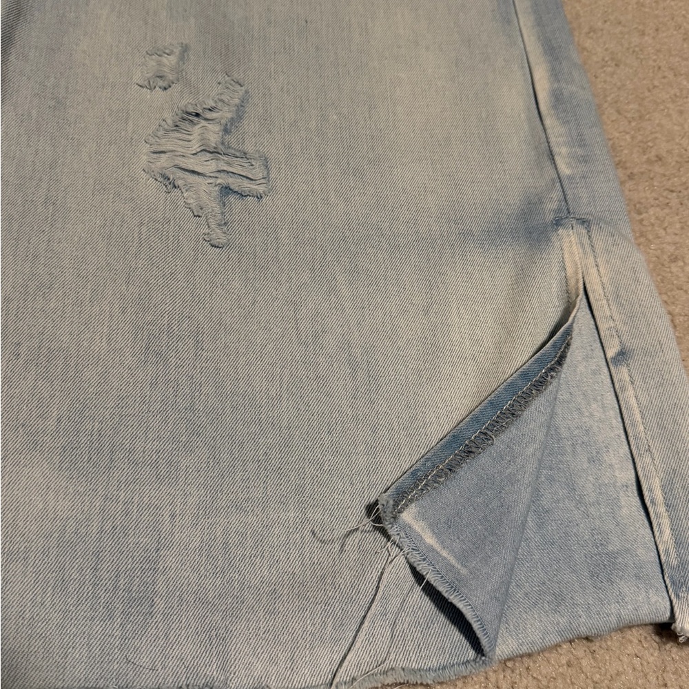 POL Light Blue Frayed Hem Jeans - Picture 4 of 7